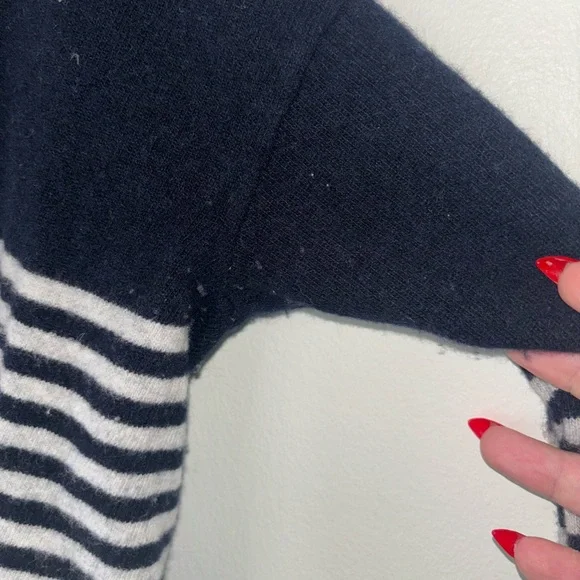Vineyard Vines Navy Blue & White Stripe Hooded Wool Cashmere Sweater Size Small - Picture 9 of 12